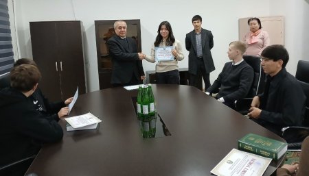 “Mening Konstitutsiyam va davlat tilim” mavzusida ommaviy umumrespublika diktanti g`oliblari taqdirlandi.